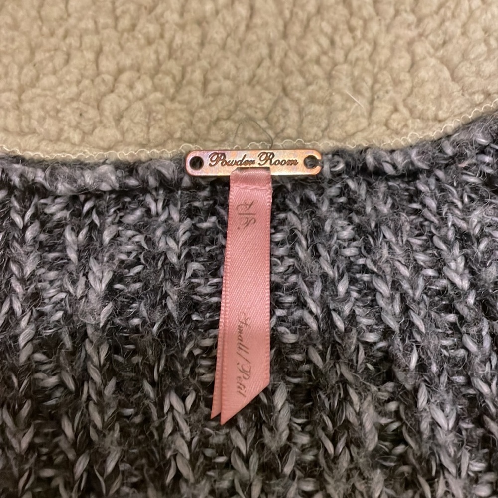 Powder Room Sweater Small - Picture 4 of 8
